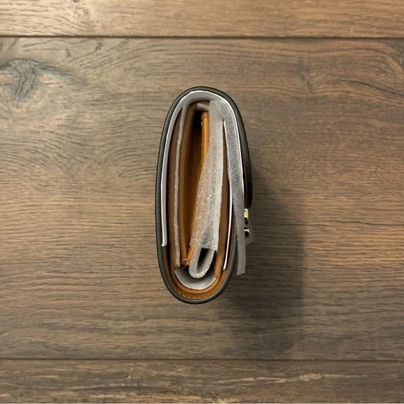 ❌SOLD❌ Celine Small Wallet Triomphe in Triomphe Canvas Tan - Picture 6 of 13